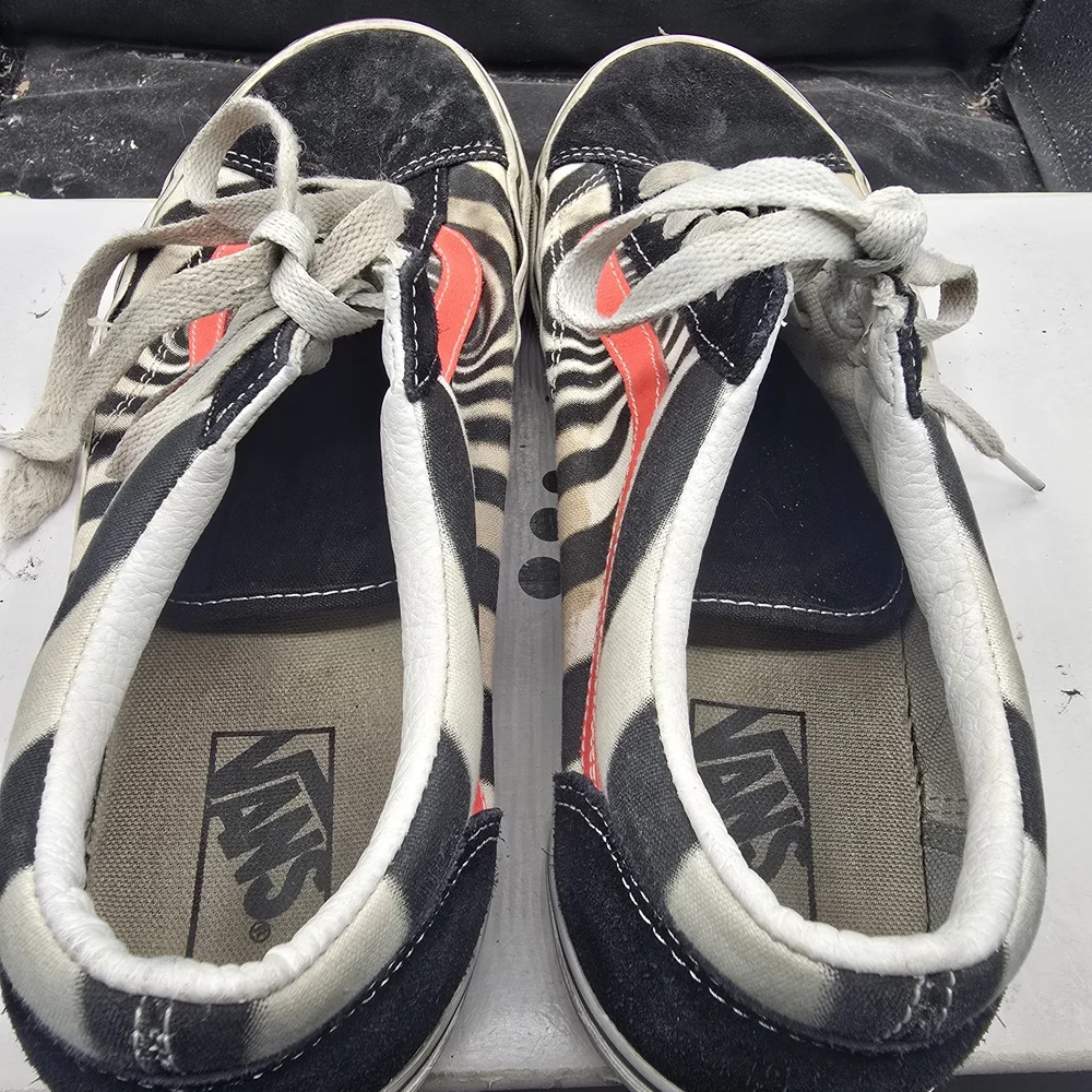 Vans Black and Red‎ Sneakers